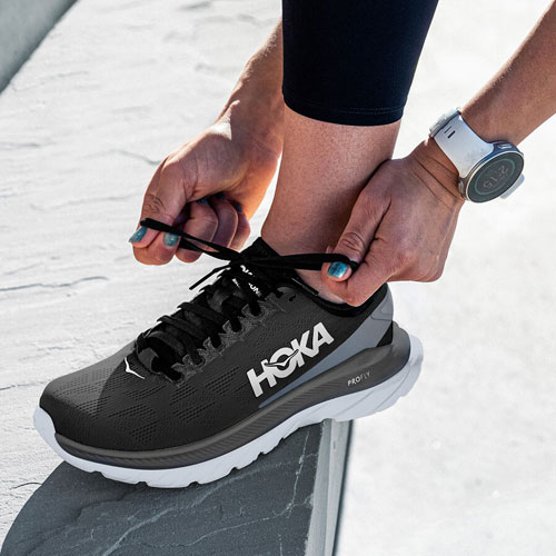 mach4-hoka-one-one-chaussure-running-2021-noire