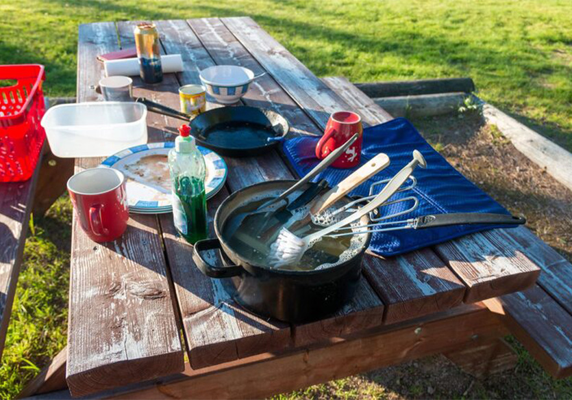 Vaisselle en bivouac : 5 conseils simples et efficaces