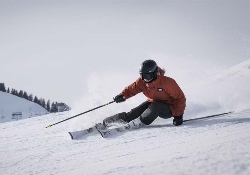 Vers un retour des skis plus étroits en 2026/2027 ?